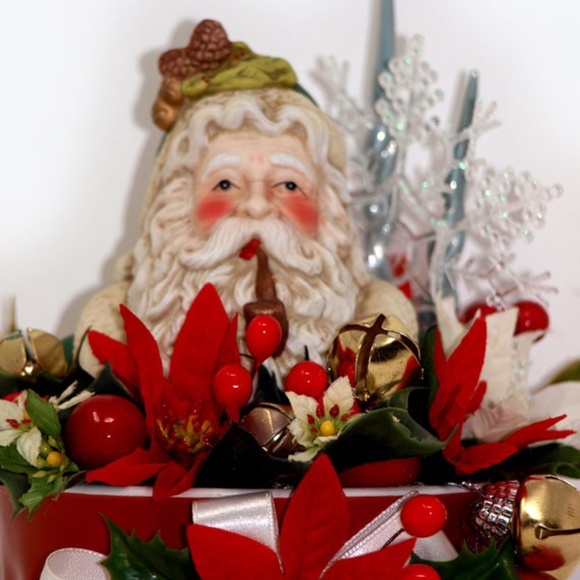 Holiday Floral Arrangement In Vintage Red Mug, vintage Santa Claus figurine - Picture 9 of 10